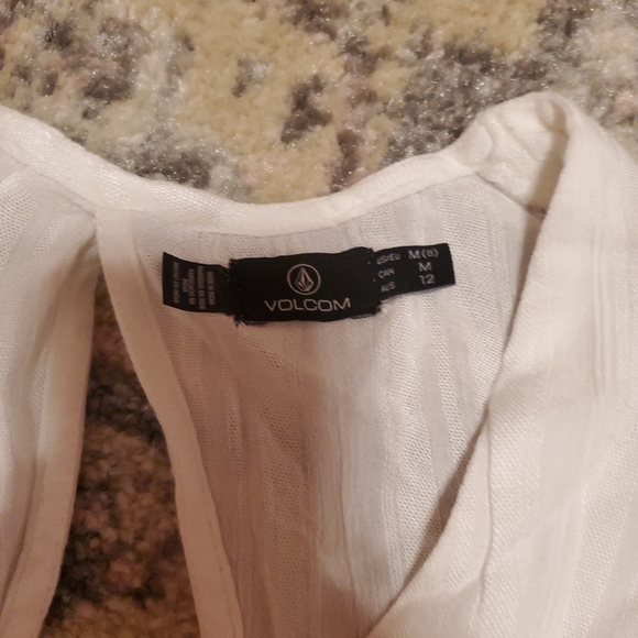 Volcom top - Picture 3 of 4